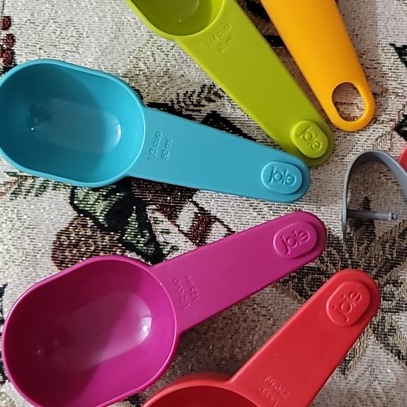 NWOT measuring cups and spoons complete sets Never used MADE BY JOIE & TRUDEAU - Picture 14 of 14